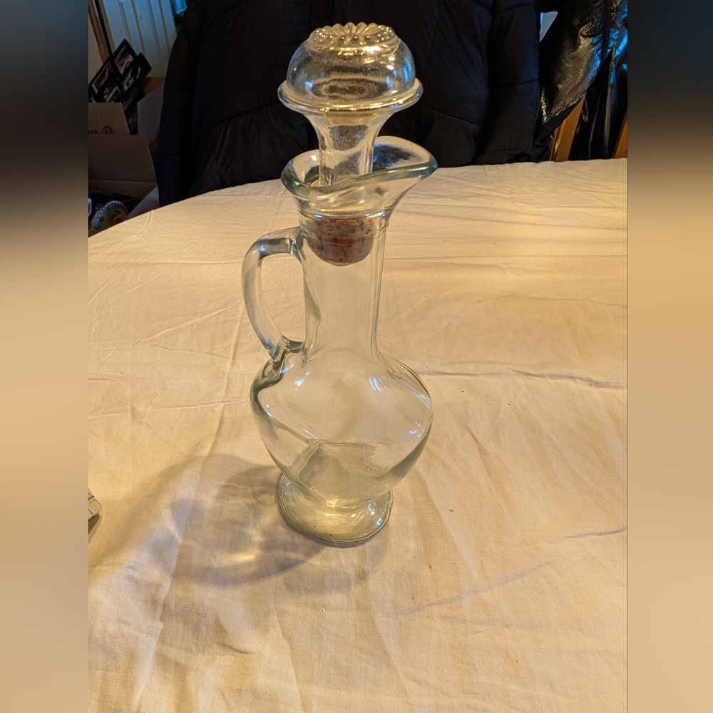 2/30$ Vintage Clear Glass Decanter with Stopper